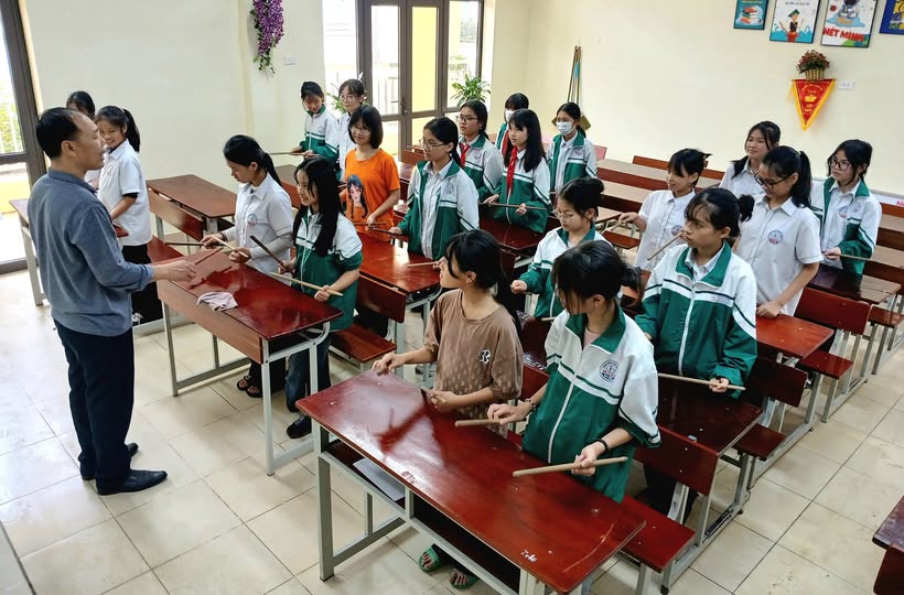 Ngày 3/3/2025, TTHĐTTN tuyển sinh và đào tạo đội Nghi lễ mới cho 50 em khối 6 tại trường THCS Kinh Bắc.