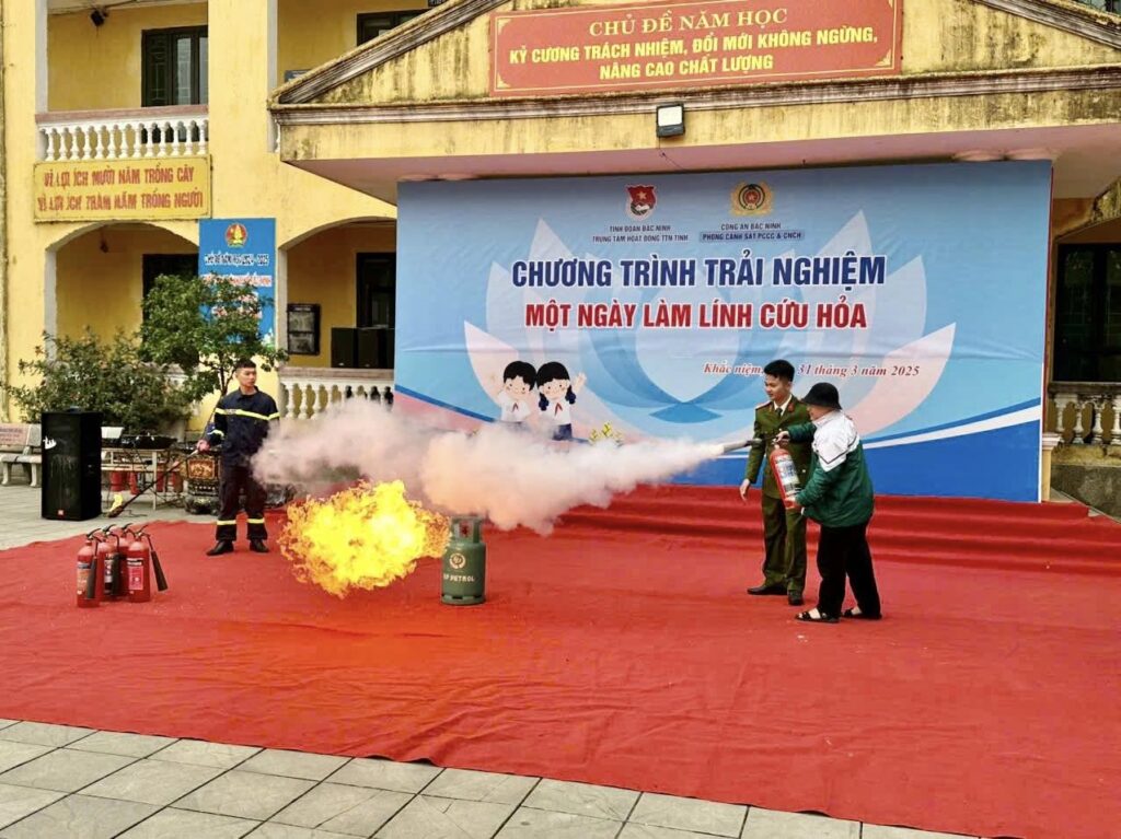 Một ngày làm lính cứu hỏa tỉnh Bắc Ninh năm 2025 tại trường Trung học cơ sở Khắc Niệm